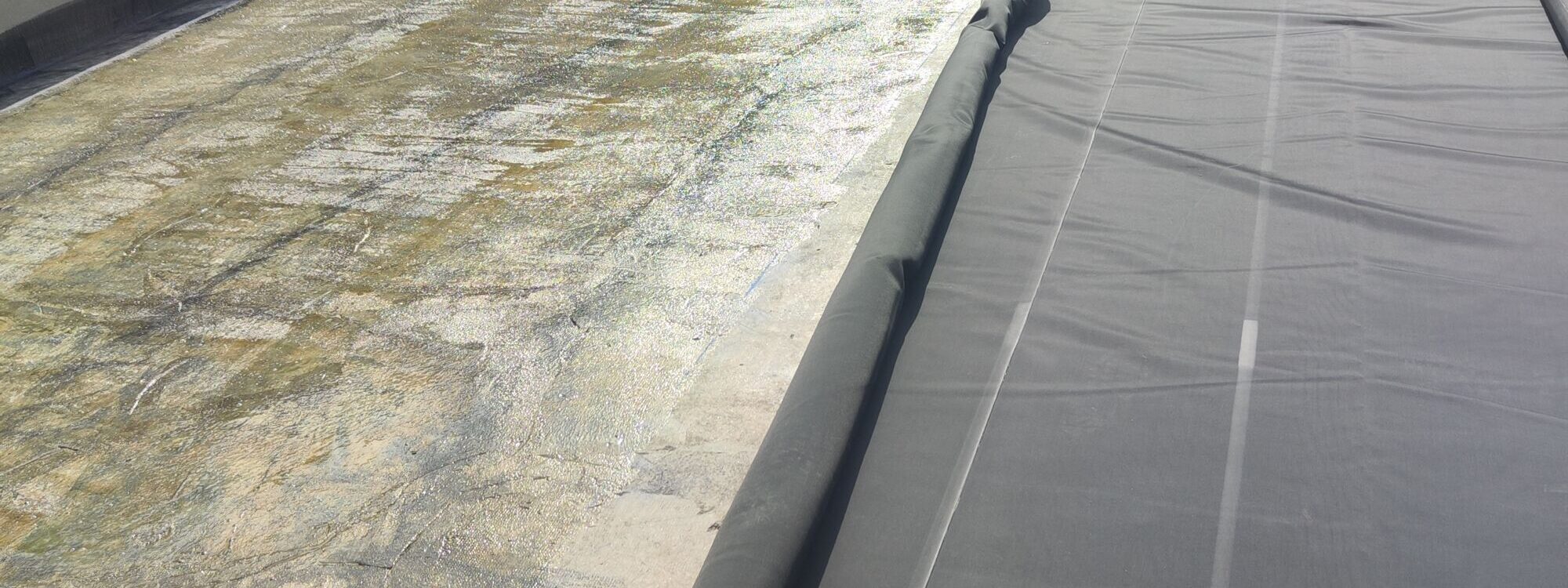 EPDM autoadh&eacute;sif ou &agrave; coller : quel type de pose est le plus durable ? Rixheim